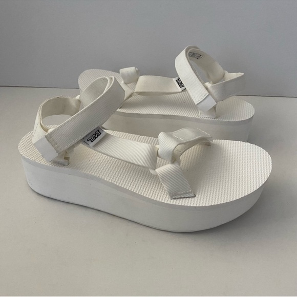 Teva Flatform Universal Sandals White 9 - Picture 2 of 9